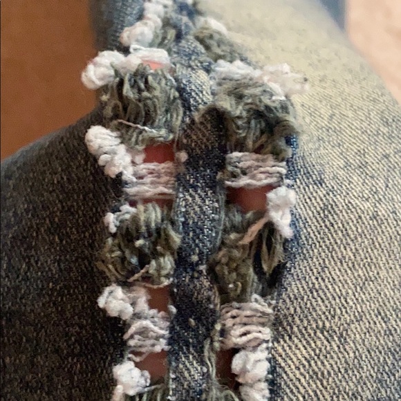 Ripped jeans - Picture 3 of 5